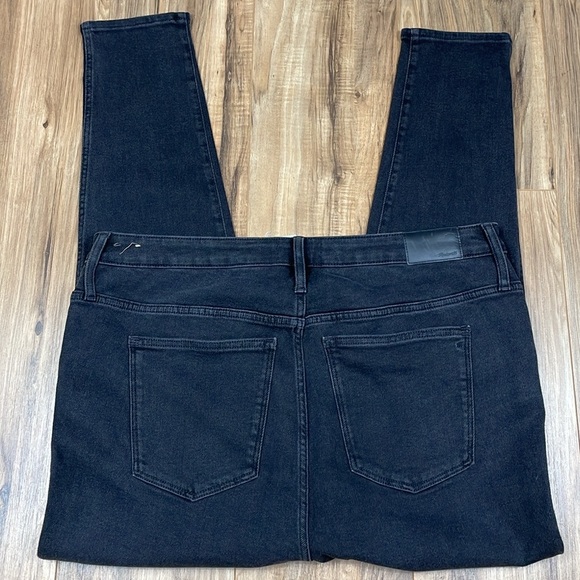 Madewell 10” High-Rise Skinny Jeans in Starkey Wash, Size 35 - Picture 14 of 17